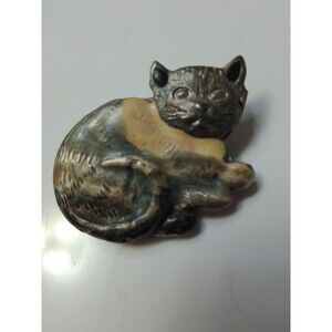 Vintage Sitting Cat Kitty Cat Lady Brooch Pin Silver Toned